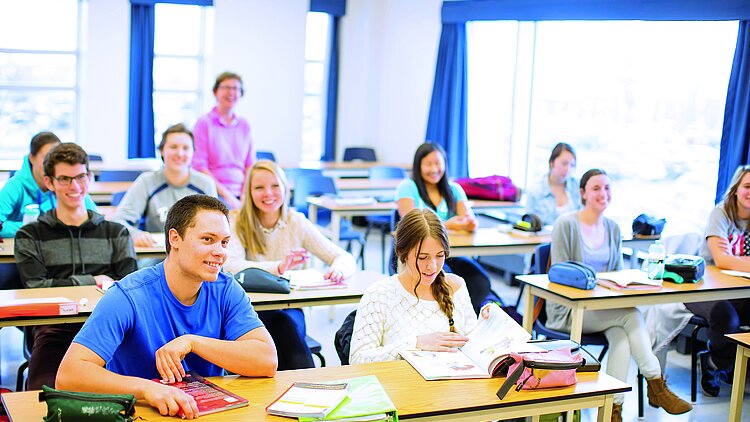 Des étudiants en classe.